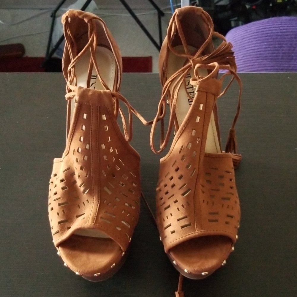 Brand new ShoeDazzle wedge heels size 12